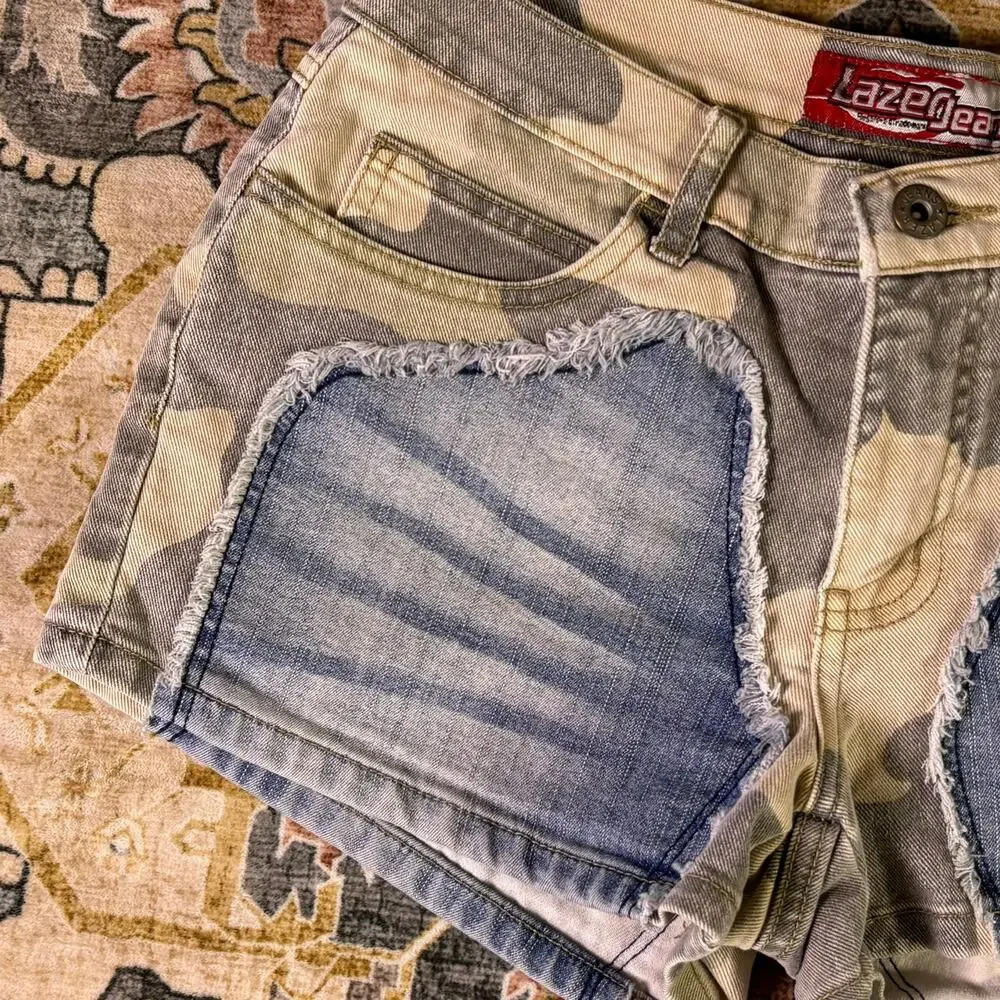Y2K low mid rise camo patchwork Lazer Jean short early 2000s booty shorts size 3 - Picture 4 of 14